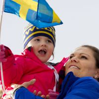 Princesse Estelle, 3 ans : Skieuse-née et fan transie aux championnats à Falun !
