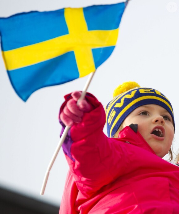 La princesse Estelle de Suède en fan fervente aux Championnats du monde de ski nordique de la FIS à Falun, le 19 février 2015. 