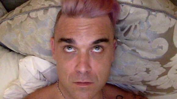 Robbie Williams et ses folies capillaires : il se moque de Bruce Jenner