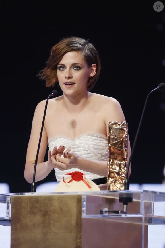 Kristen Stewart (césar de la meilleure actrice dans un second rôle pour le film "Sils Maria") - 40e cérémonie des César au théâtre du Châtelet à Paris, le 20 février 2015.