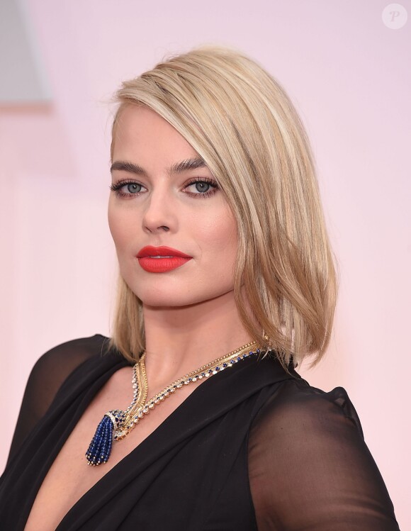 Margot Robbie est l'une des seules à avoir osé une bouche rouge sur le tapis rouge des Oscars