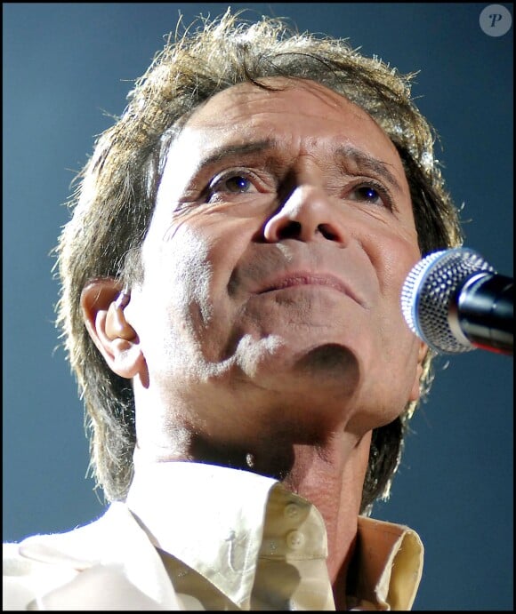 Cliff Richard en concert à Dublin, le 5 décembre 2006. 