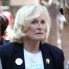 Glenn Close lors de l'émission Extra de Mario Lopez, à Los Angeles le 23 mai 2012  