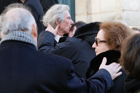 Exclusif - Jean-François Krettly, Ariel Krettly Calvi (veuve du défunt) - Obsèques de Gérard Calvi (de son vrai nom Grégoire Élie Krettly) en l'église Saint-Roch à Paris, le 27 février 2015