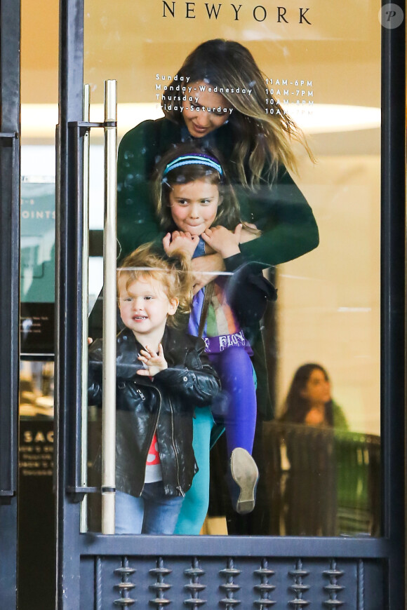 Exclusive - Please hide the children's faces prior to the publication. Actress Jessica Alba and husband Cash Warren took their daughters Honor and Haven to Barneys New York this afternoon for some shopping in Beverly Hills, Los Angeles, CA, USA on March 1, 2015. Photo by GSI/ABACAPRESS.COM02/03/2015 - Los Angeles