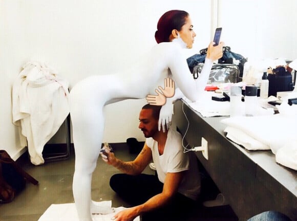 Shy'm pose nue et le corps peint en blanc sur Instagram. Mars 2015.