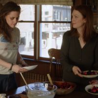 Julianne Moore oscarisée : Bluffante dans ''Still Alice'' face à Kristen Stewart