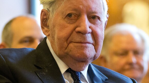 Helmut Schmidt, l'infidélité choc : L'ex-chancelier de 96 ans a trompé sa femme