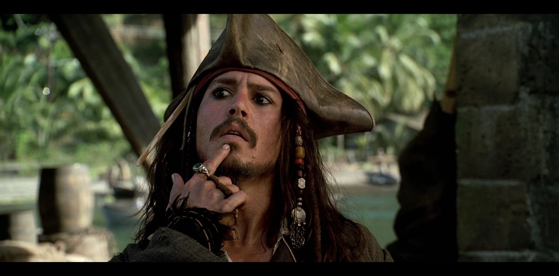 Johnny Depp Pirates Des Caraibes 5 Johnny Depp blessé sur le tournage de Pirates des Caraïbes 5 - Purepeople