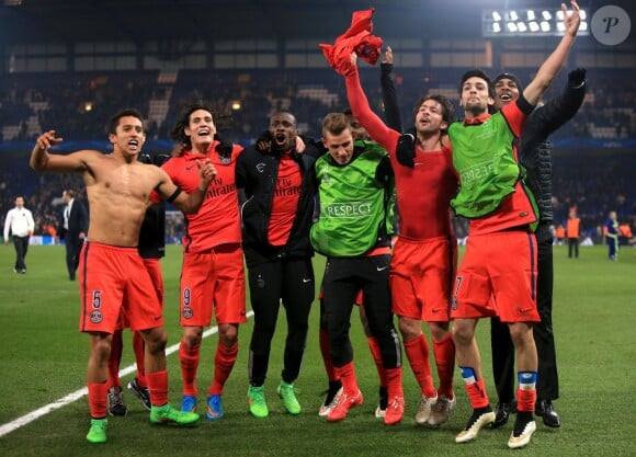 L'équipe du Paris Saint-Germain après sa qualification en quart de finale de la Ligue des champions après son nul face à Chelsea (2-2), le 11 mars 2015