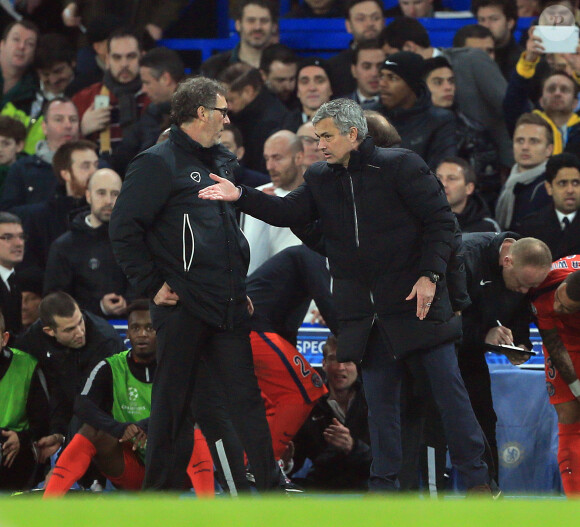Jose Mourinho et Laurent Blanc lors du huitième de finale entre Chelsea et le PSG, le 11 mars 2015 à Londres