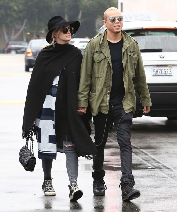 Exclusif - Ashlee Simpson (enceinte) et son mari Evan Ross en pleine séance de shopping à Los Angeles Le 07 Février 2015  