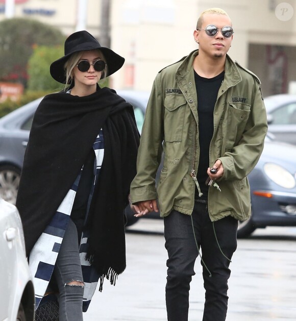 Exclusif - Ashlee Simpson (enceinte) et son mari Evan Ross en pleine séance de shopping à Los Angeles Le 07 Février 2015   