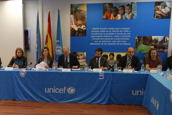 Letizia d'Espagne assiste à un meeting de l'UNICEF Espagne à Madrid le 16 mars 2015.