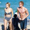 Gigi Hadid et son petit ami Cody Simpson profitent d'un après-midi ensoleillé sur une plage de Miami. Le 15 mars 2015.