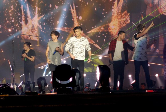 Harry Styles, Louis Tomlinson, Niall Horan, Liam Payne, Zayn Malik - Le groupe One Direction en concert à Adelaïde en Australie dans le cadre de leur tournée "On The Road Again", le 17 février 2015.