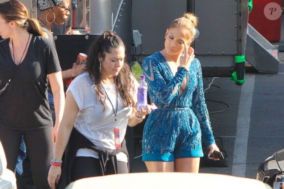Jennifer Lopez looks sur le tournage de l'émission American Idol à West Hollywood, Los Angeles, le 19 mars 2015