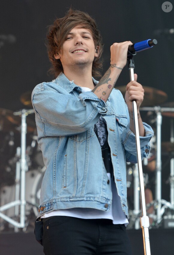 Louis Tomlinson du groupe One Direction en concert à Glasgow, le 25 mai 2014. 