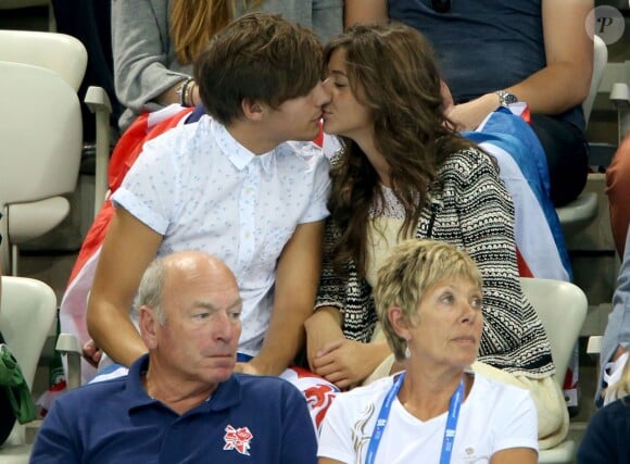 Louis Tomlinson et Eleanor Calder à Londres, lors des Jeux Olympiques, en août 2012.