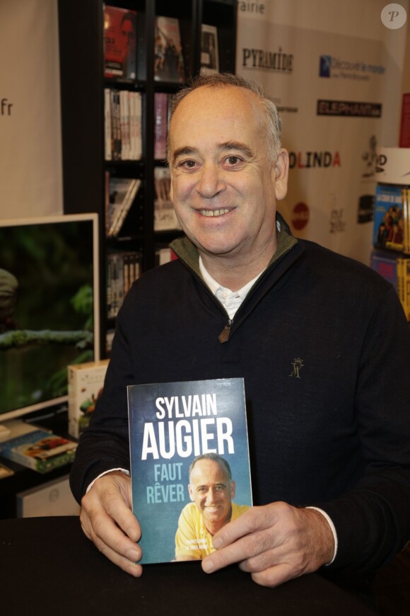 Sylvain Augier au salon du livre à la porte de Versailles à Paris le 22 mars 2015.