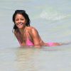 La torride Claudia Jordan se baigne sur une plage de Miami. Le 21 mars 2015.