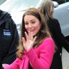 Kate Middleton, enceinte de huit mois, et le prince William visitaient le 27 mars 2015 le centre Stephen Lawrence et l'association XLP dans le sud de Londres. Dernière sortie officielle de la duchesse de Cambridge avant son accouchement, prévu entre mi-avril et fin avril.