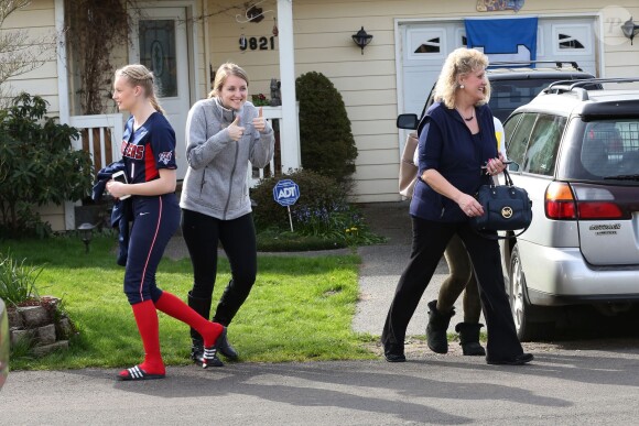 Deanna (la soeur de Amanda Knox), avec sa belle-mère Cassandra et ses demi-soeurs Delaney et Ashley - Amanda Knox devant son domicile, en famille, le jour où elle est définitivement acquittée du meurtre d'une Britannique en 2007, le 26 mars 2015