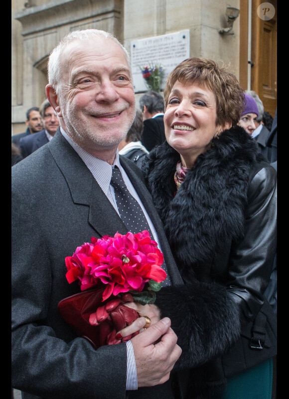 Exclusif - Mariage de l'animatrice Catherine Laborde et Thomas Stern. Le 9 novembre 2013 à la mairie du 2e arrondissement de Paris.