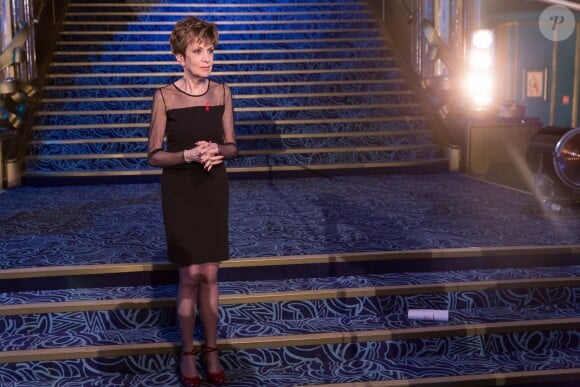 Exclusif - Catherine Laborde dans La Télé Chante Pour le Sidaction au théâtre des Folies Bergère à Paris, le 11 mars 2015.