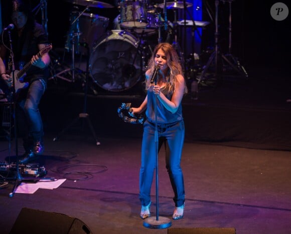 Julie Zenatti en concert à Lille le 27 mars 2015.