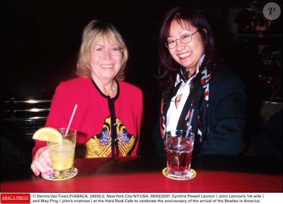 Cynthia Lennon et May Ping à New York en 2001. 
