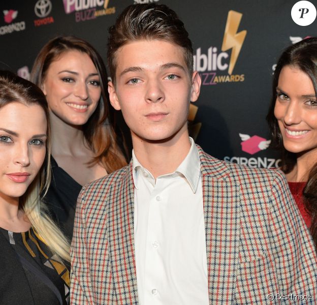 Kelly Vedovelli, Ludivine Sagna, Rachel Legrain-Trapani et Léonard Trierweiler - Soirée "Public Buzz Awards 2015" au Showcase à Paris le 1er avril 2015.