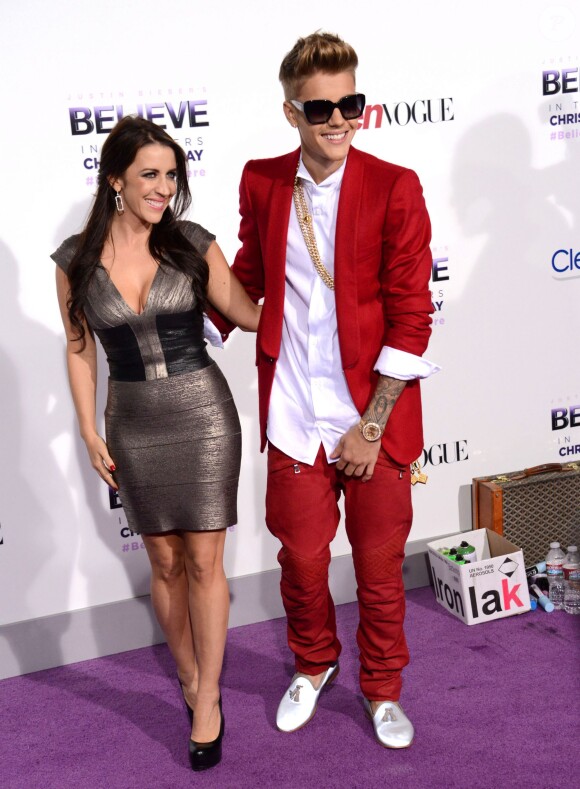 Justin Bieber et sa mere Pattie Mallette - Première du film "Justin Bieber's Believe" au Regal Cinemas L.A. Live à Los Angeles le 18 decembre 2013.