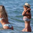 Exclusif - Devin Brugman et Natasha Oakley profitent de la plage lors de leurs vacances à Maui. Le 1er avril 2015
