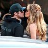 Exclusif - Jennifer Lopez et Casper Smart s'embrassent sur le tournage de l'émission American Idol'à West Hollywood. Le 25 mars 2015