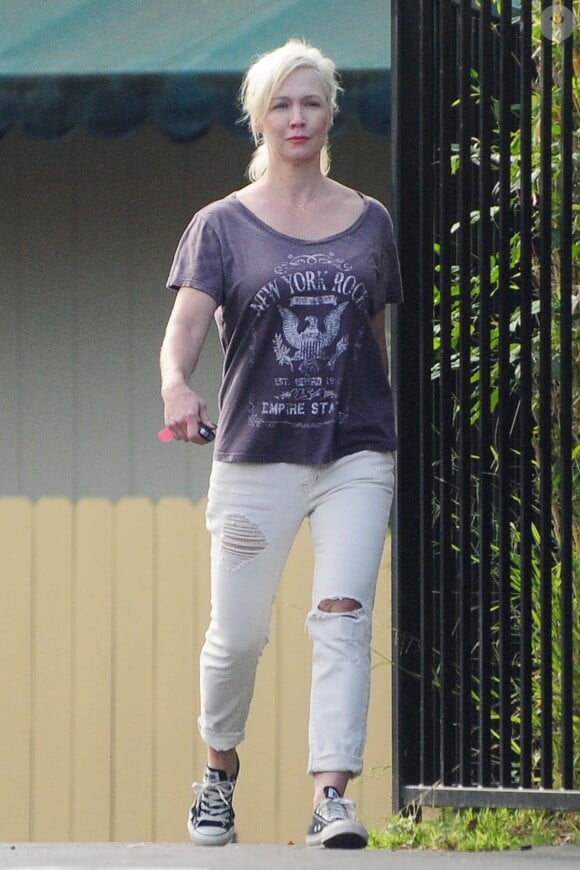 Alors qu'elle aurait emménagé avec son nouvel amoureux David Abrams, Jennie Garth a l'air particulièrement triste à l'annonce des fiançailles de son ex pari Peter Facinelli, à Los Angeles le 19 mars 2015