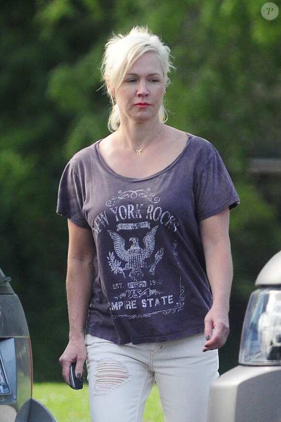 Alors qu'elle aurait emménagé avec son nouvel amoureux David Abrams, Jennie Garth a l'air particulièrement triste à l'annonce des fiançailles de son ex pari Peter Facinelli, à Los Angeles le 19 mars 2015