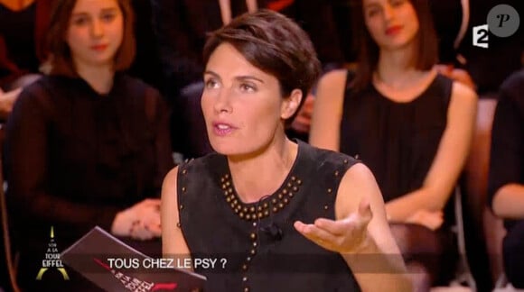 La présentatrice Alessandra Sublet dévoile malgré elle ne pas faire autant l'amour qu'Ary Abittan - Emission Un soir à la tour Eiffel, sur France 2, le 8 avril 2015.