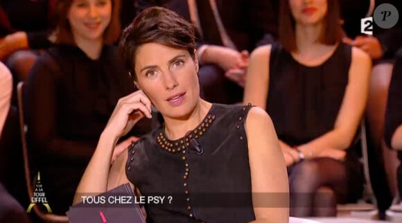Alessandra Sublet dévoile bien malgré elle ne pas faire autant l'amour qu'Ary Abittan - Emission Un soir à la tour Eiffel, sur France 2, le 8 avril 2015.