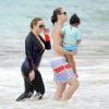 Exclusif - Mariah Carey s'amuse avec sa fille Monroe et des amis sur la plage de Flamands à Saint-Barthélemy, le 29 mars 2015.