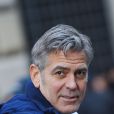  George Clooney relax sur le tournage de son prochain film, Money Monster, &agrave; Wall Street, New York le 11 avril 2015. 