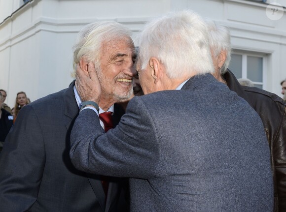 Jean-Paul Belmondo et Guy Bedos - Soirée du cinquième anniversaire du musée Paul Belmondo à Boulogne-Billancourt le 13 avril 2015. 