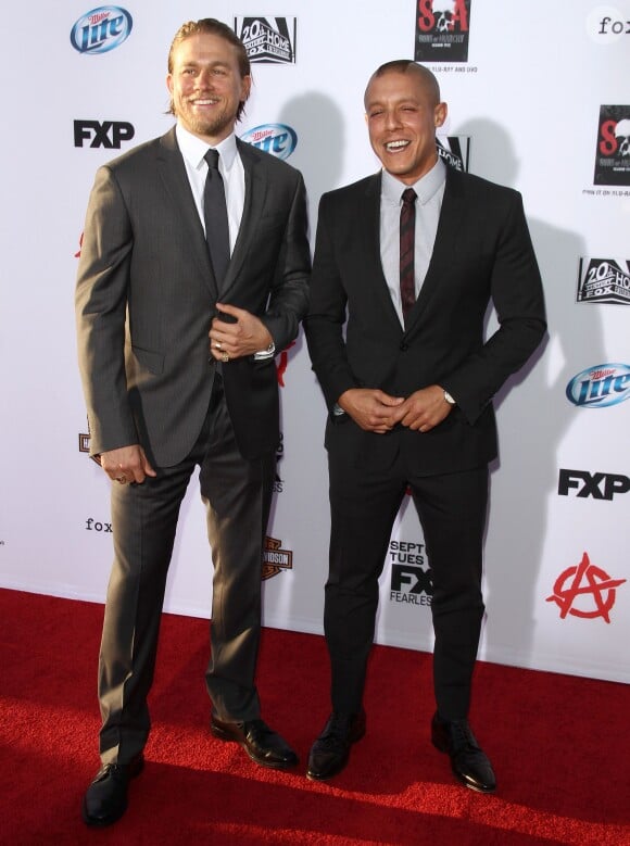 Charlie Hunnam, Theo Rossi - Premiere de 'Sons Of Anarchy Season 6' a Hollywood le 7 septembre 2013.  