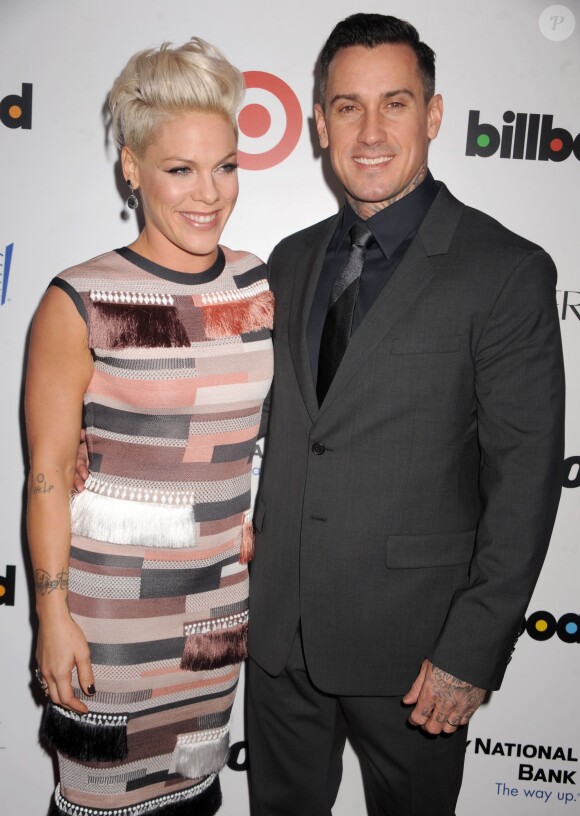 La chanteuse Pink et son mari Carey Hart - Personnalites lors des "Billboard Annual Women In Music" a New York, le 10 decembre 2013. 
