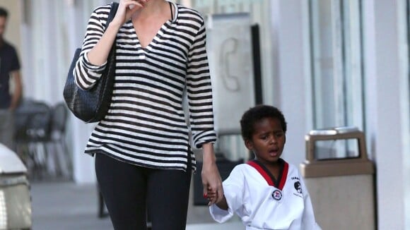 Charlize Theron : Son fils Jackson en larmes, petit caprice ou gros chagrin ?