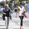 Charlize Theron à la sortie de son cours de yoga avec sa mère Gerda à West Hollywood, le 15 avril 2015