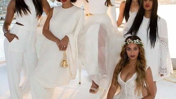 Beyoncé : Lumineuse et décolletée, elle éclipse sa mère à son propre mariage