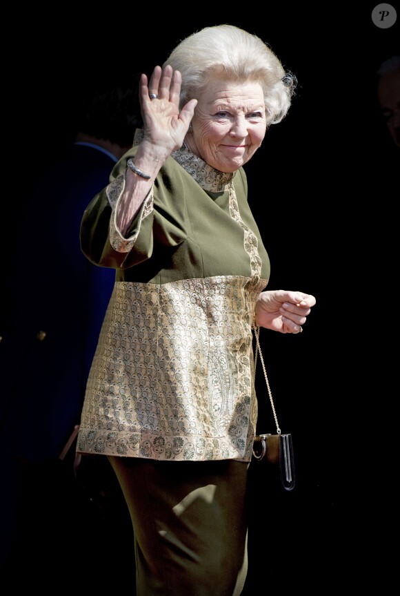 La princesse Beatrix des Pays-Bas lors d'un événement le 23 avril 2015 à Amsterdam en vue du 48e anniversaire du roi Willem-Alexander, le 27.