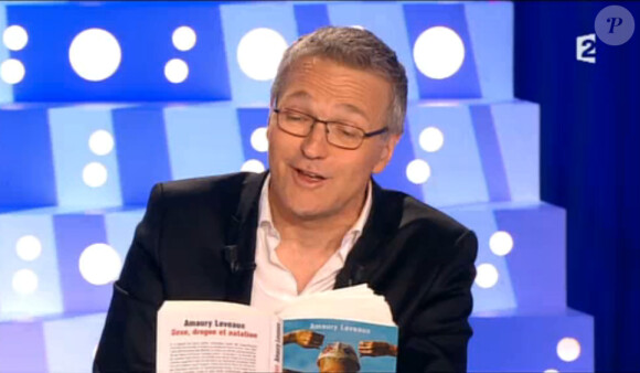 Laurent Ruquier présente On n'est pas couché sur France 2, le samedi 25 avril 2015.