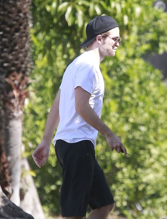 Exclusif - Robert Pattinson à une séance de gym à Los Angeles, le 18 avril 2015.